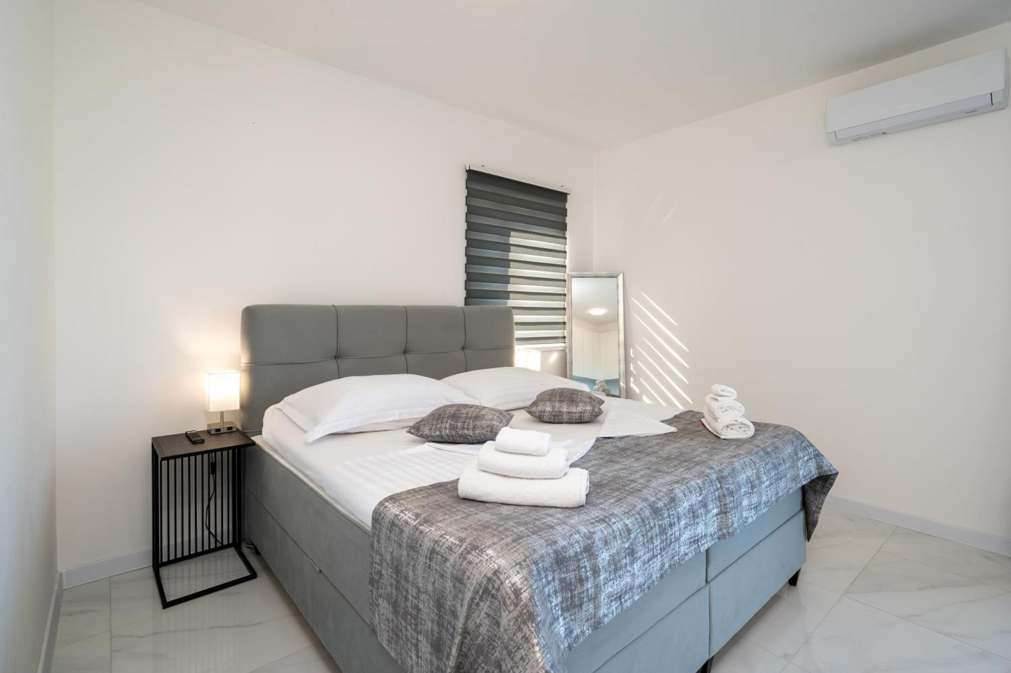 Apartments Filipo Trogir Ngoại thất bức ảnh
